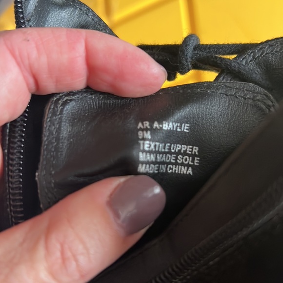 Beautiful Booties !! - Picture 4 of 6